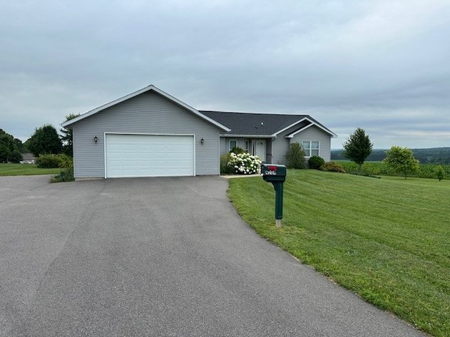 Image for Garry & Barb Schmidt Real Estate Auction