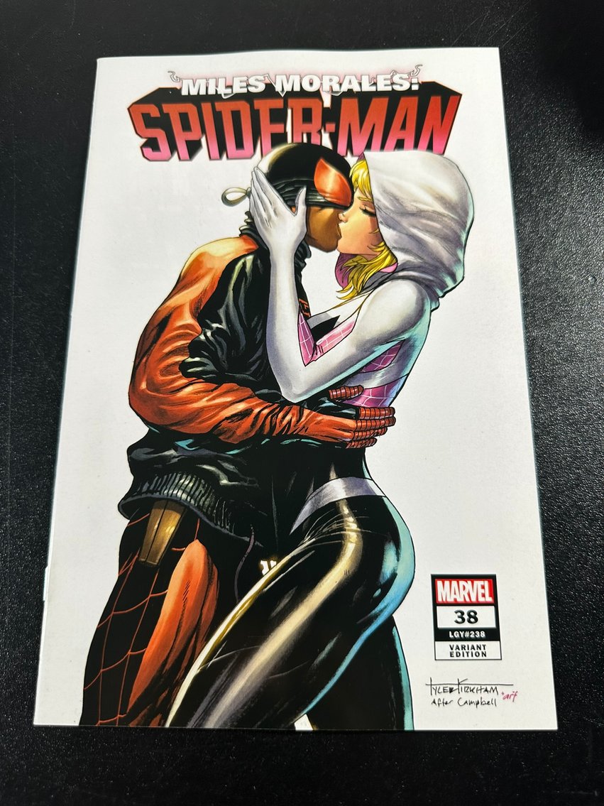 Image for COMICS, TOYS, COLLECTIBLES - 400+ LOTS