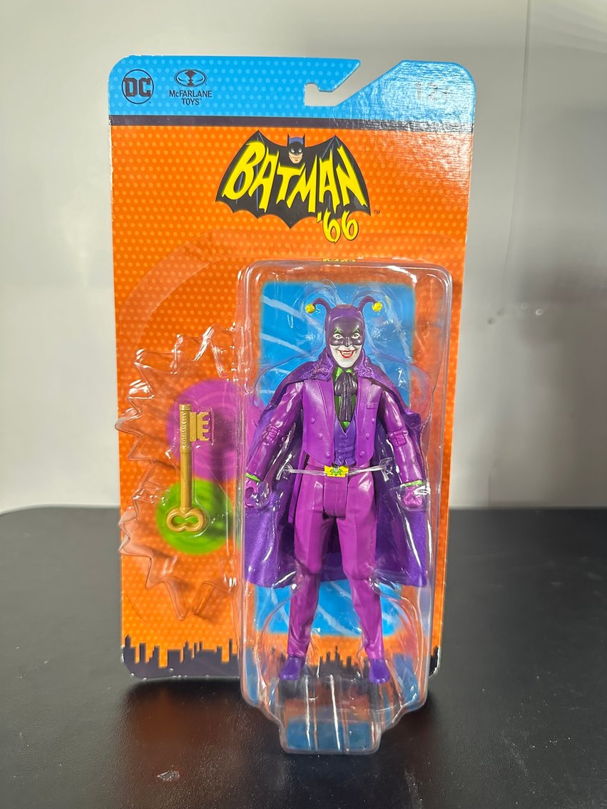 Image for COMICS, TOYS, COLLECTIBLES - 400+ LOTS