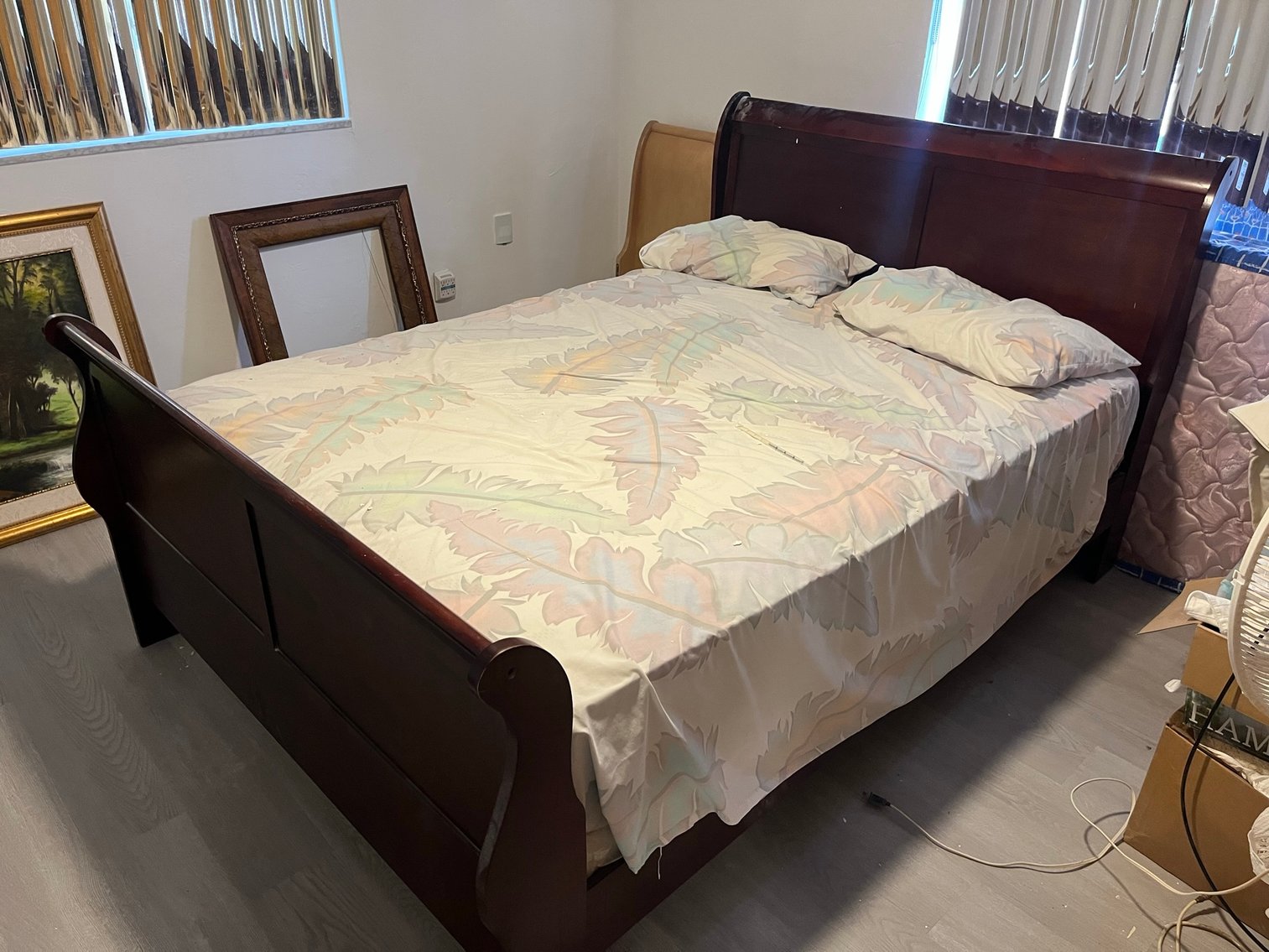 Image for ESTATE AUCTION - ARTWORK, COLLECTIBLES, LEATHER FURNITURE & MORE