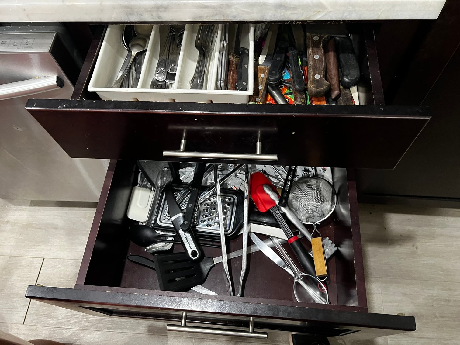 Image for ESTATE AUCTION - ARTWORK, COLLECTIBLES, LEATHER FURNITURE & MORE