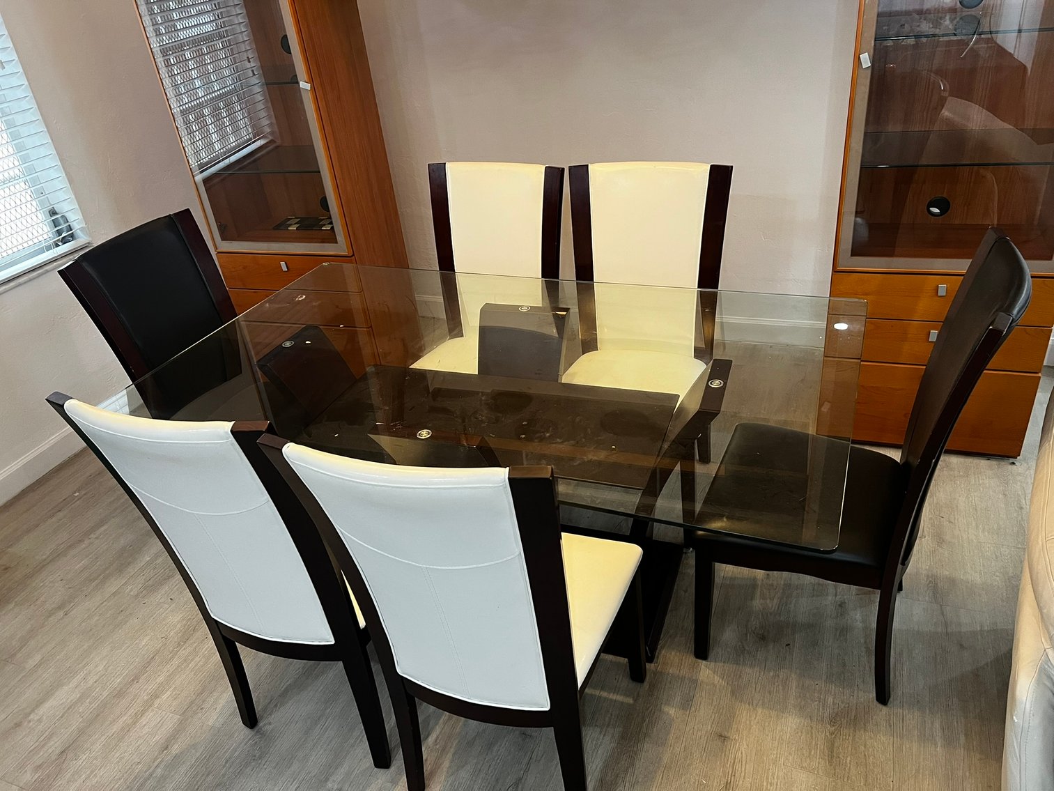 Image for ESTATE AUCTION - ARTWORK, COLLECTIBLES, LEATHER FURNITURE & MORE