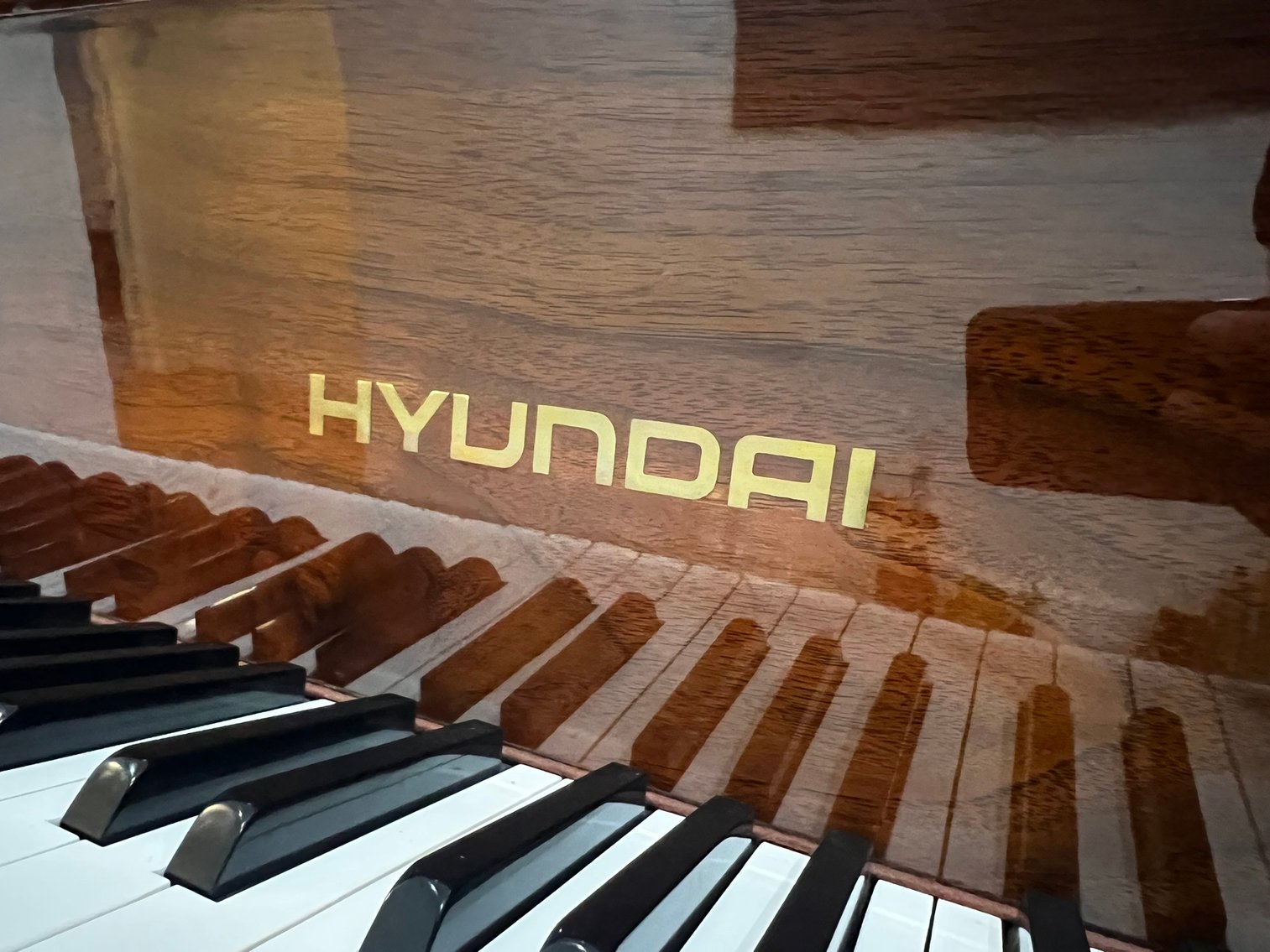 Image for ESTATE AUCTION - ARTWORK, COLLECTIBLES, LEATHER FURNITURE & MORE