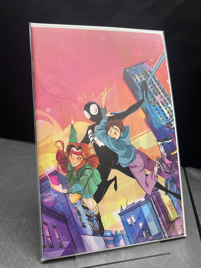 Image for COMICS & COLLECTIBLES - 600+ LOTS