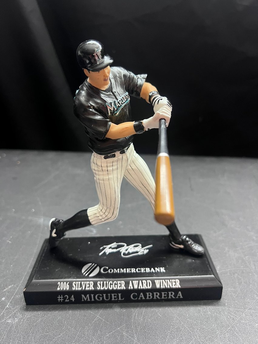 Image for ESTATE - JEWELRY, SPORTS CARDS, COLLECTIBLES - 400+ LOTS