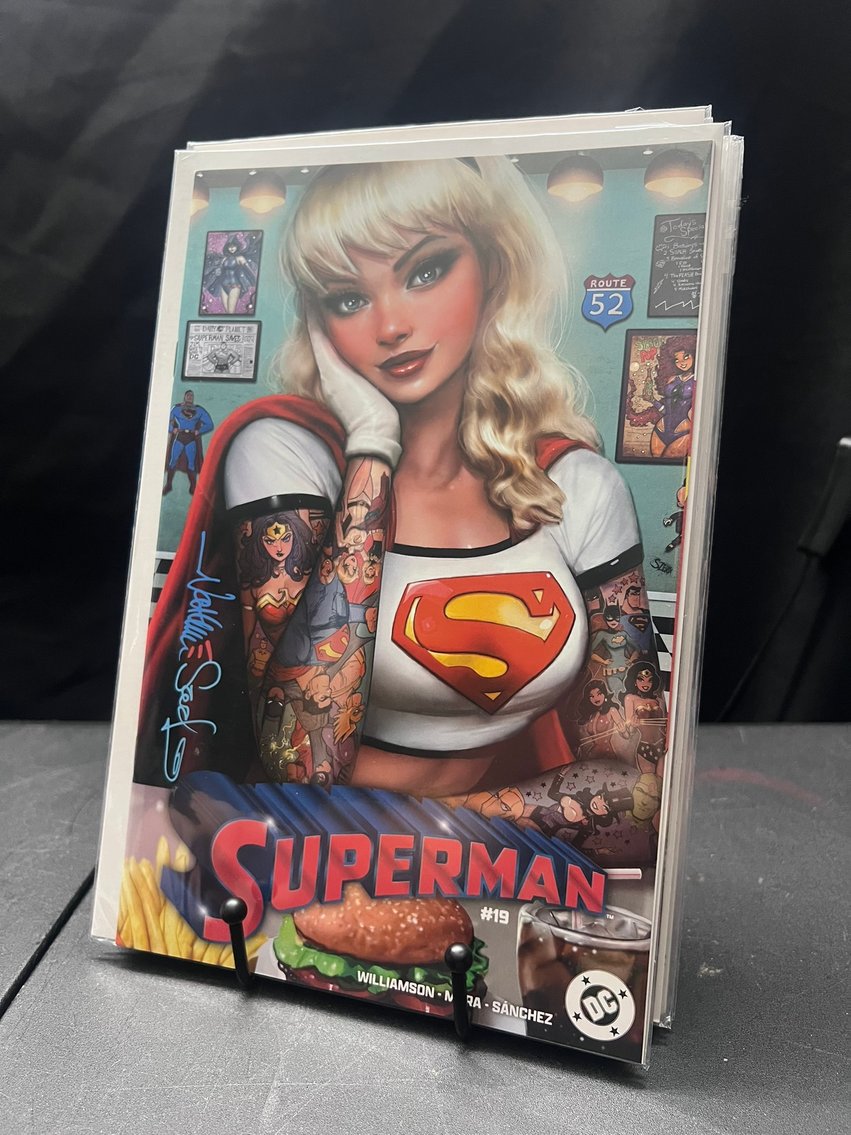 Image for COMICS & COLLECTIBLES - 600+ LOTS