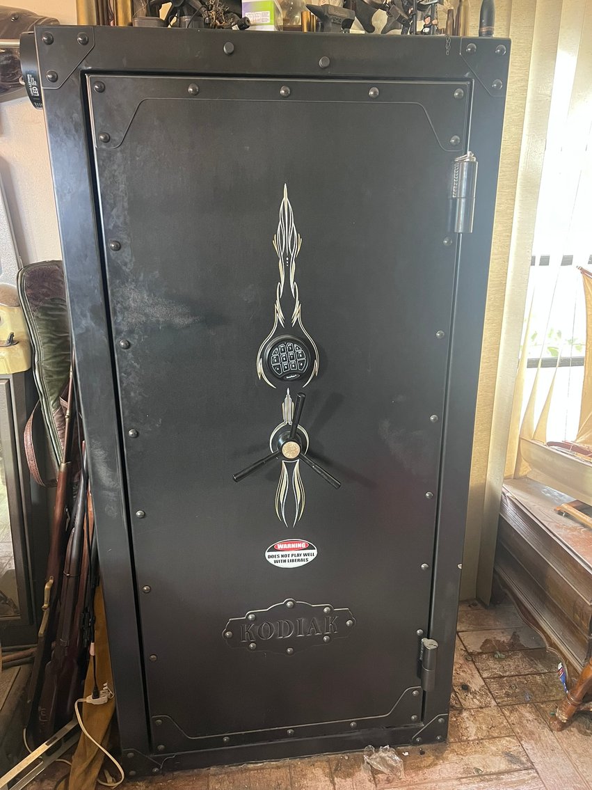 Image for ESTATE - NAPLES, FL - ANTIQUES, FIREARMS, TOOLS & MORE