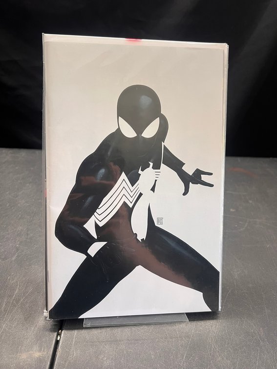 Image for COMICS & COLLECTIBLES - 500+ LOTS