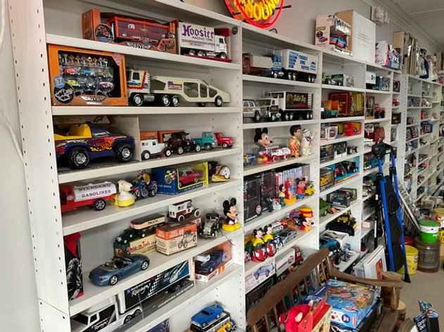 Image for Things from the Past Antiques and Collectibles!