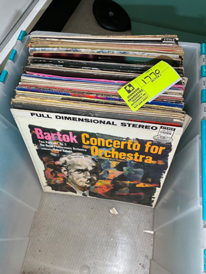 Image for Round 3: Things from the Past Antiques & Collectibles