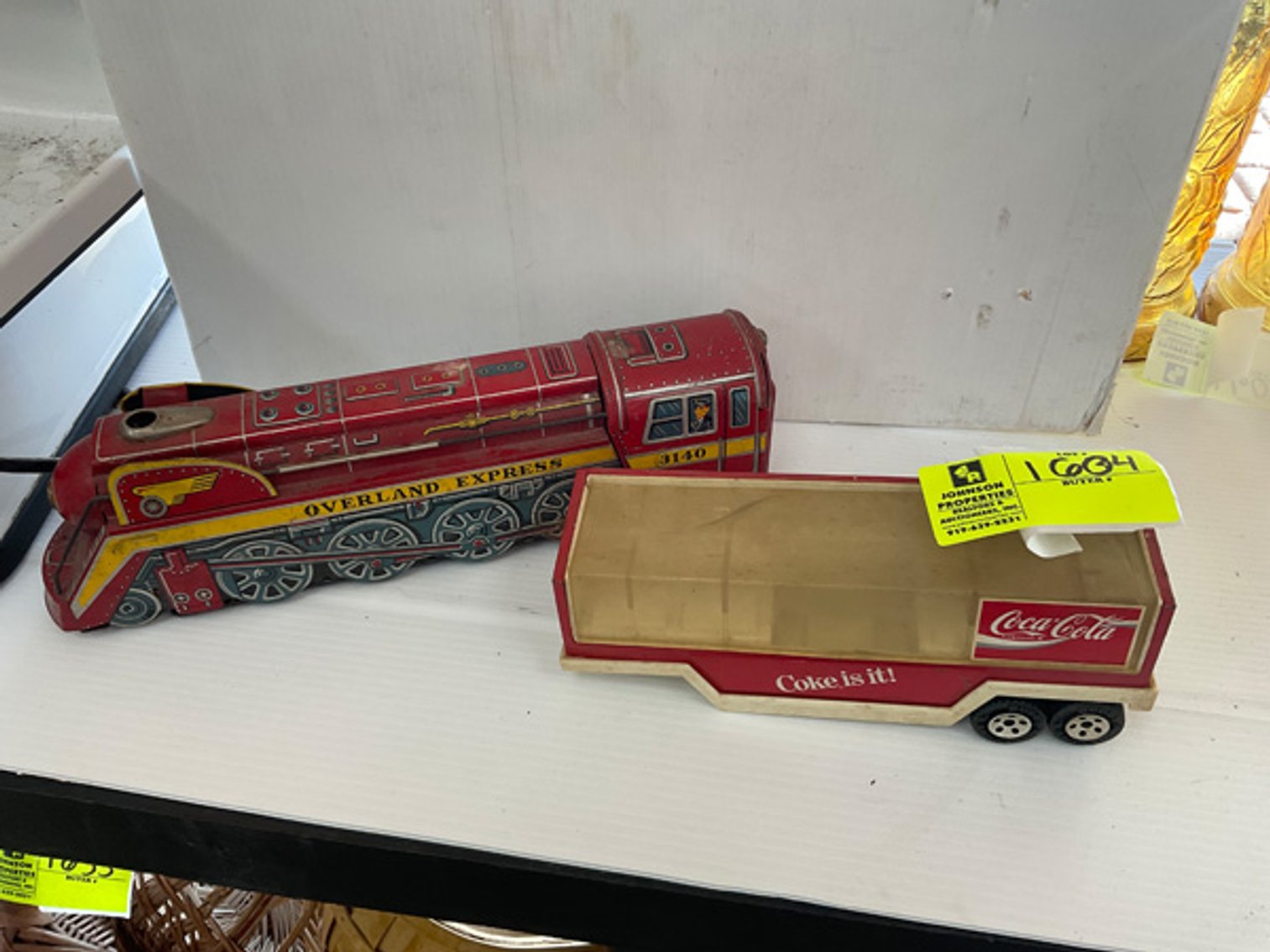 Image for Round 3: Things from the Past Antiques & Collectibles