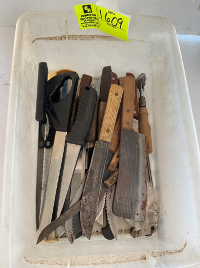 Image for Round 3: Things from the Past Antiques & Collectibles