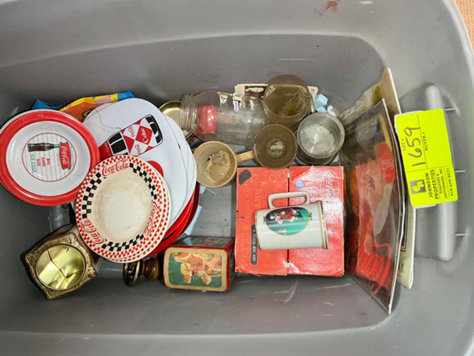 Image for Round 3: Things from the Past Antiques & Collectibles