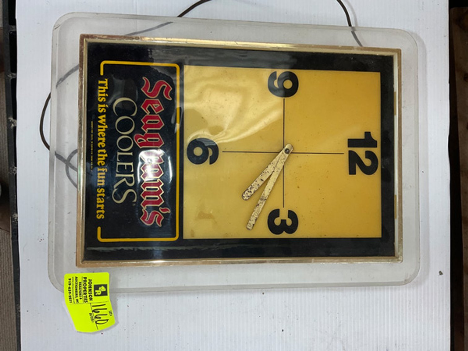 Image for Round 3: Things from the Past Antiques & Collectibles