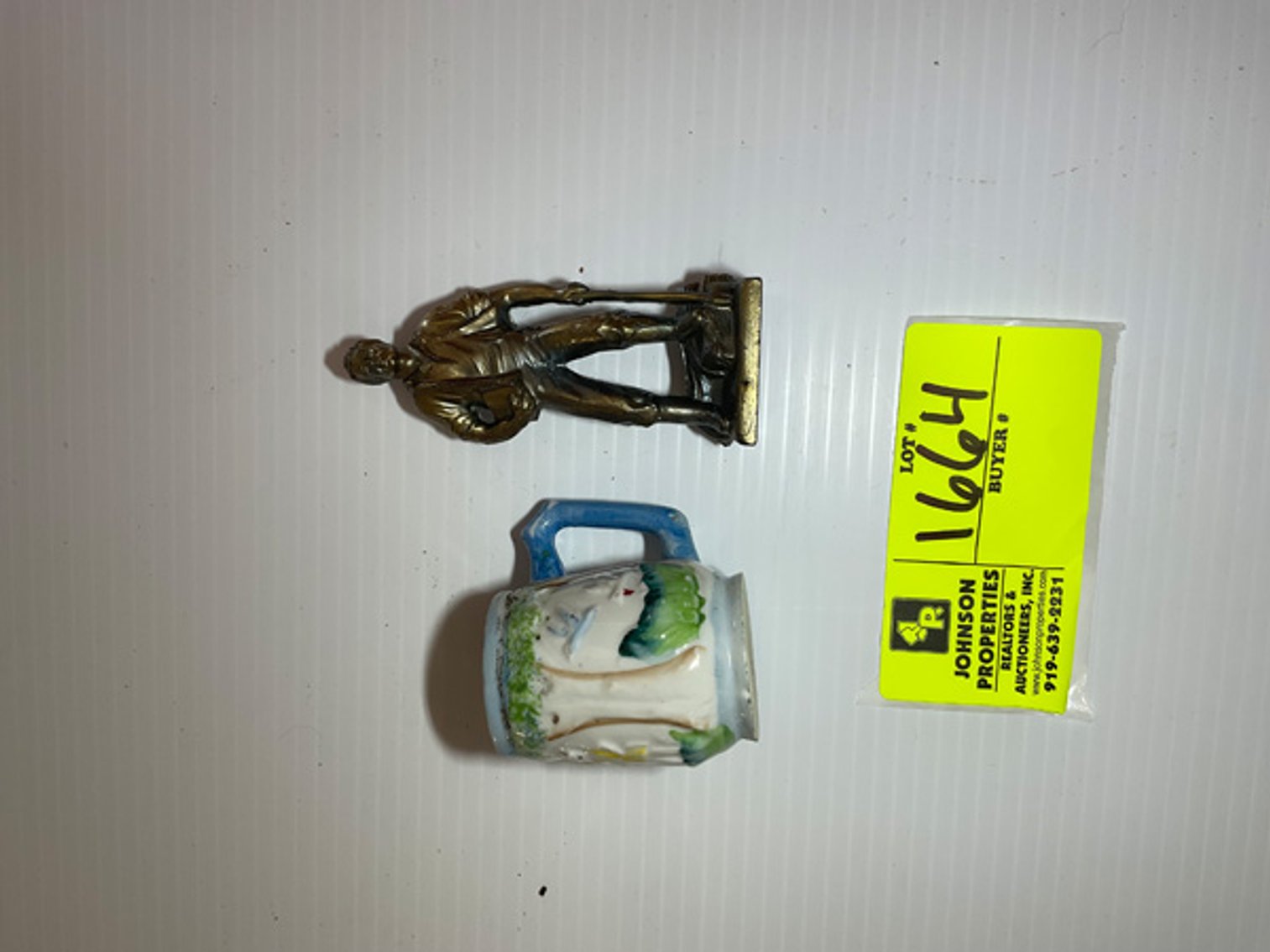 Image for Round 3: Things from the Past Antiques & Collectibles