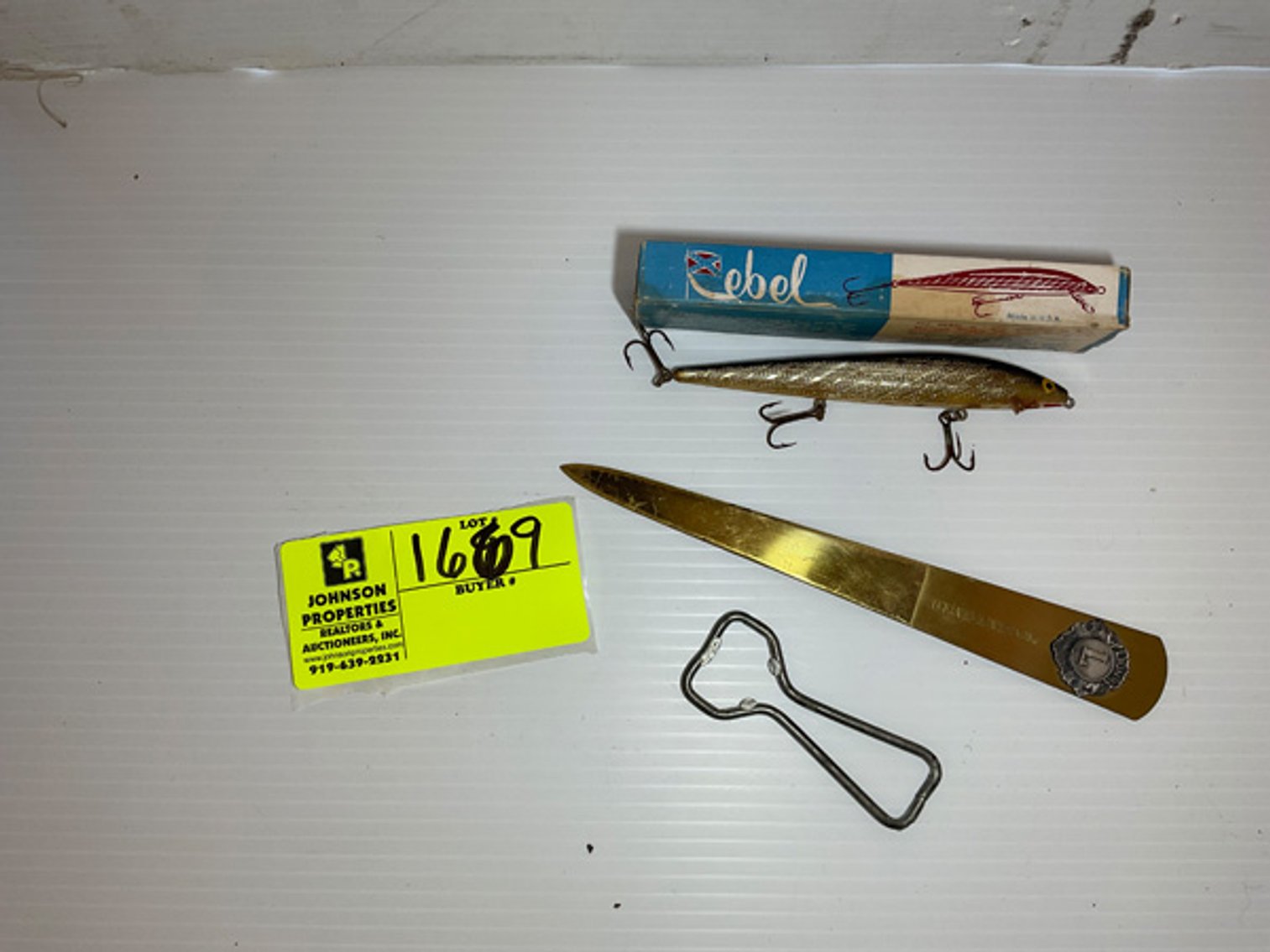 Image for Round 3: Things from the Past Antiques & Collectibles