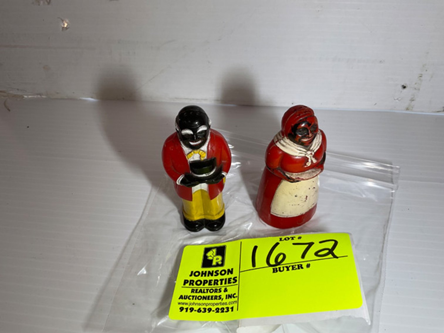 Image for Round 3: Things from the Past Antiques & Collectibles