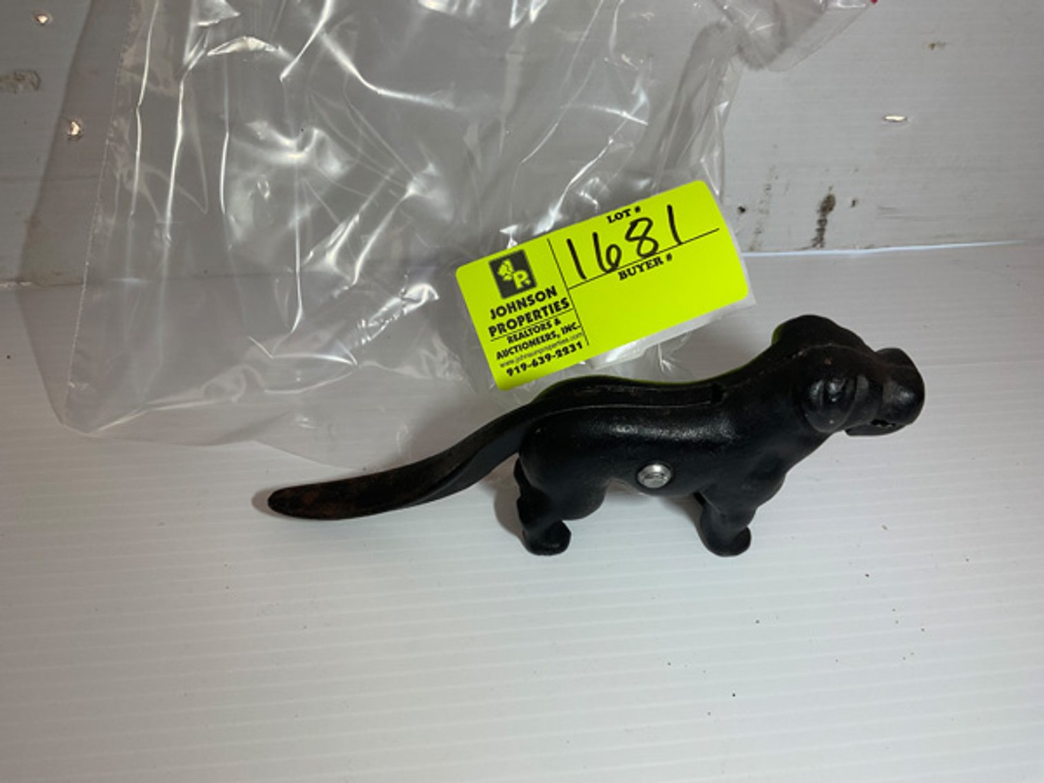 Image for Round 3: Things from the Past Antiques & Collectibles