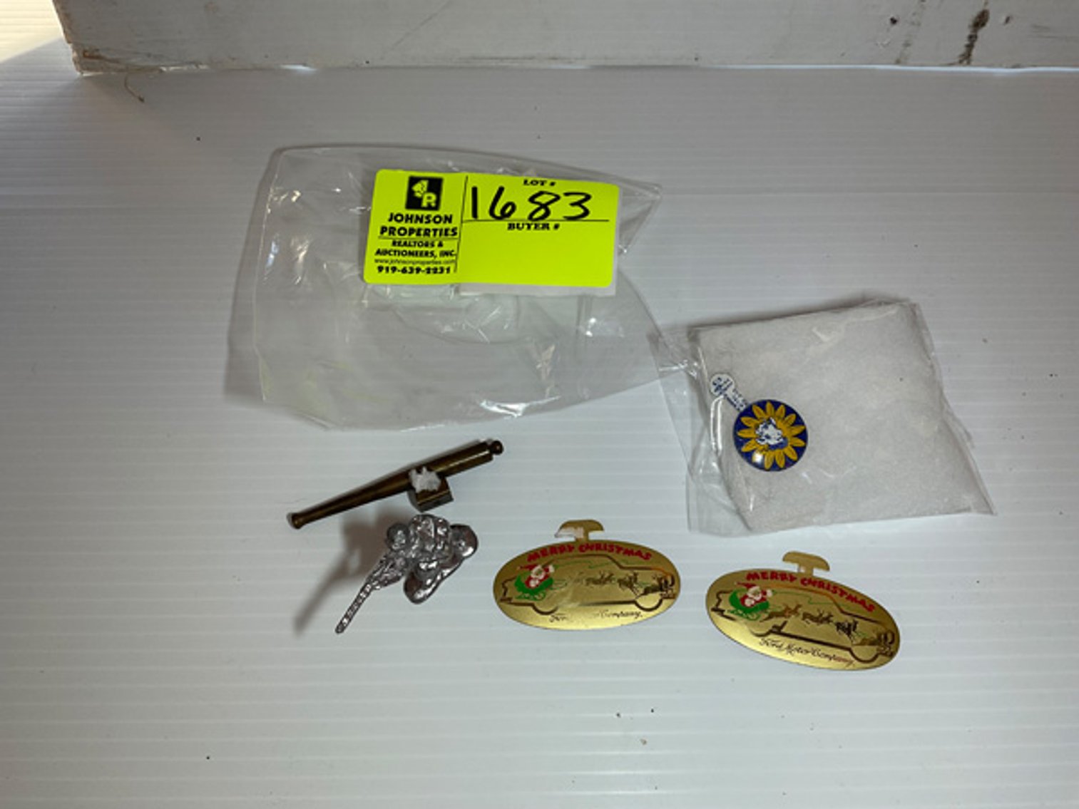 Image for Round 3: Things from the Past Antiques & Collectibles