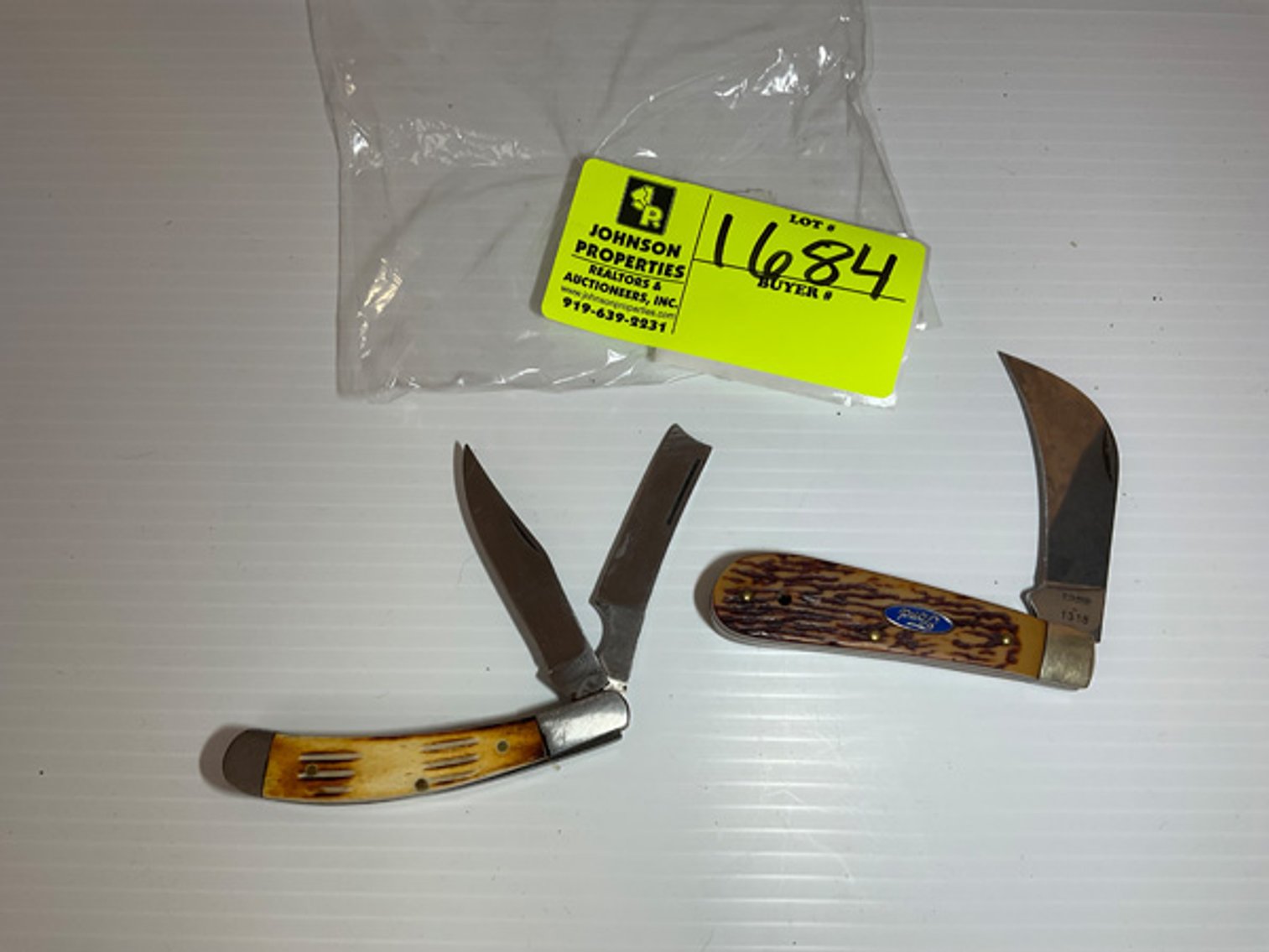 Image for Round 3: Things from the Past Antiques & Collectibles