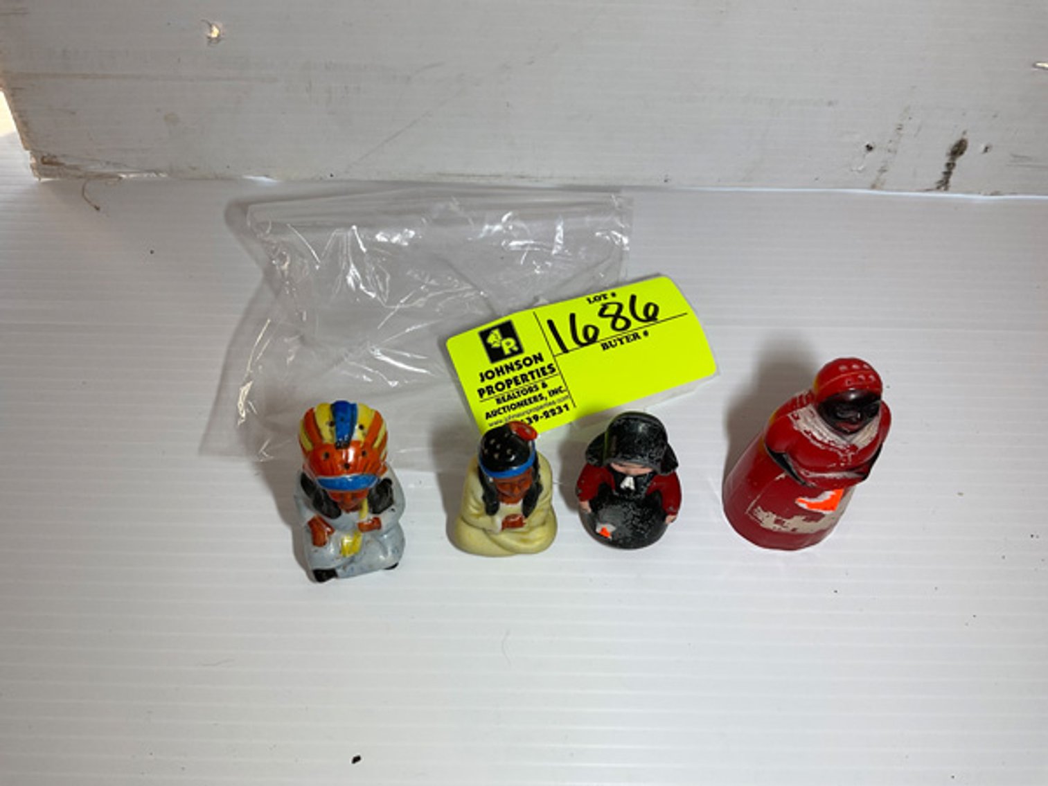 Image for Round 3: Things from the Past Antiques & Collectibles