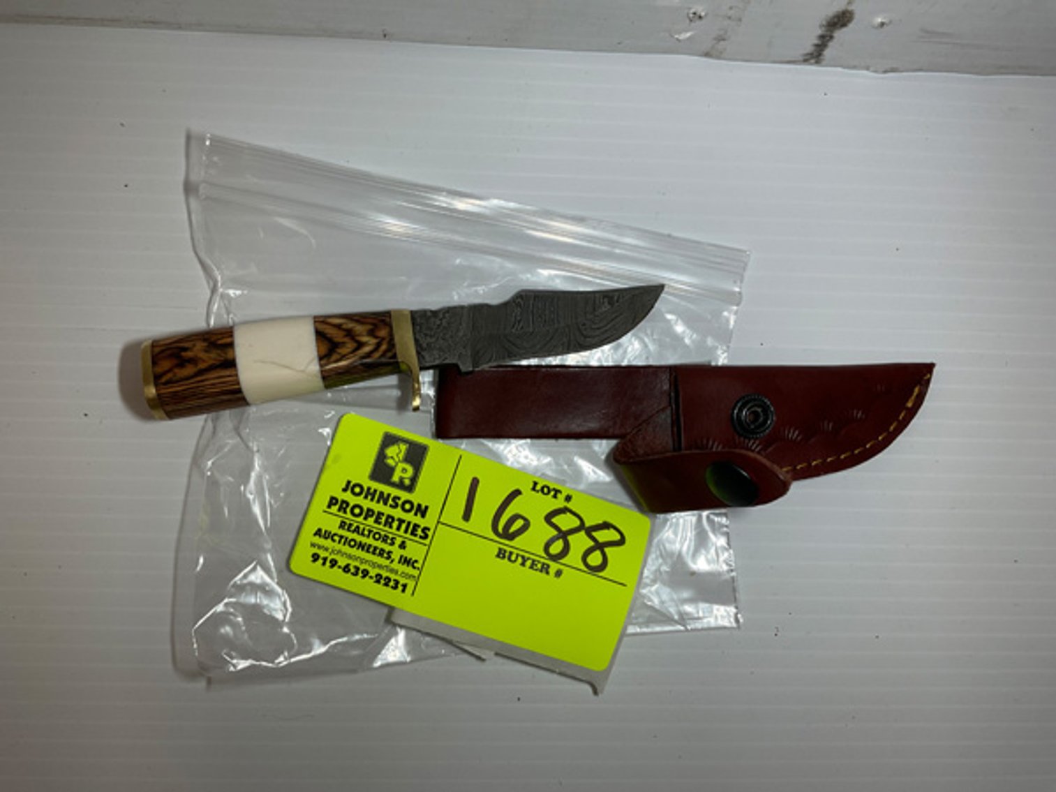 Image for Round 3: Things from the Past Antiques & Collectibles