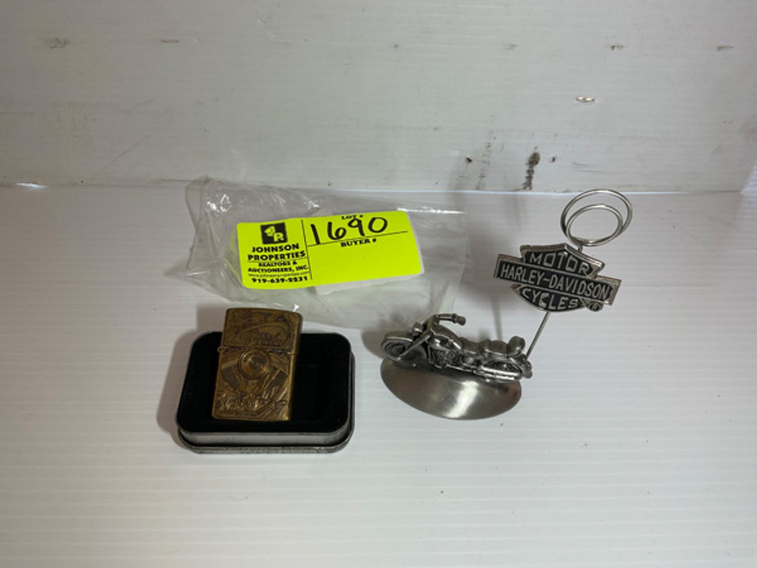 Image for Round 3: Things from the Past Antiques & Collectibles