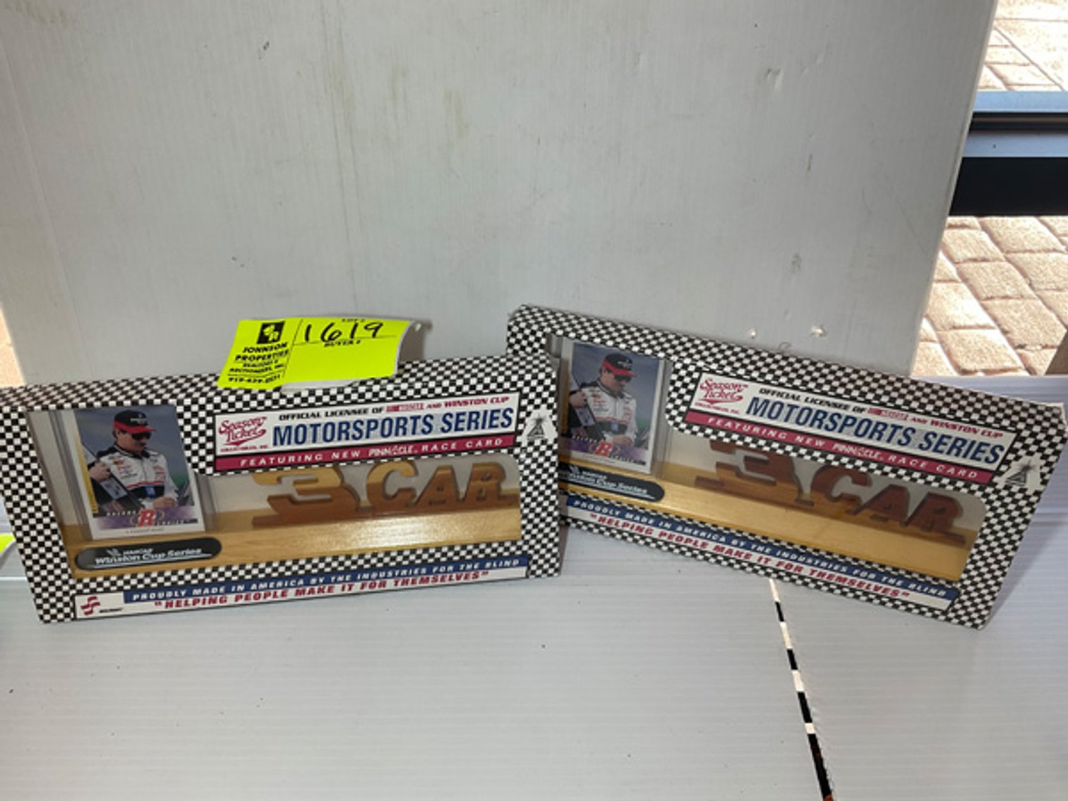 Image for Round 3: Things from the Past Antiques & Collectibles