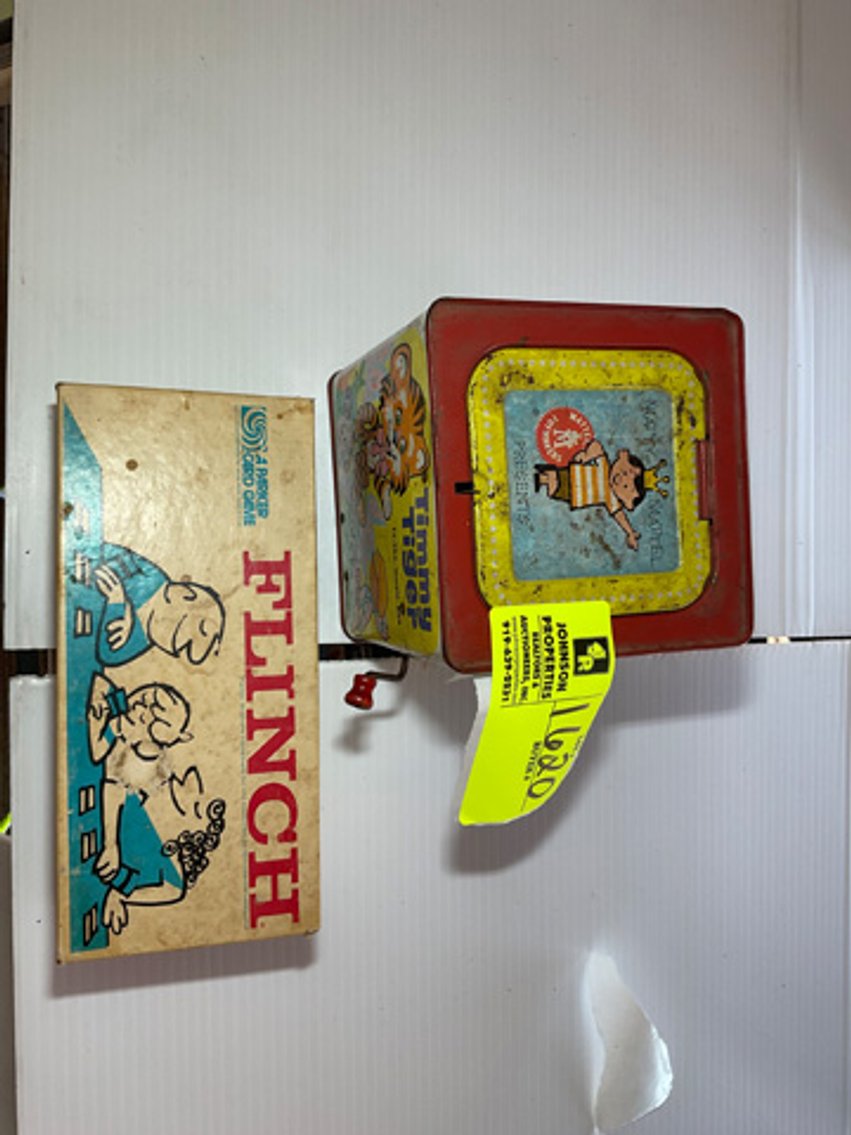 Image for Round 3: Things from the Past Antiques & Collectibles