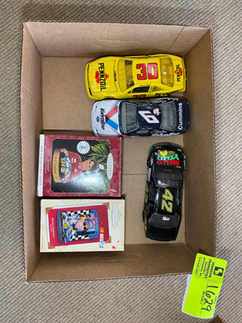 Image for Round 3: Things from the Past Antiques & Collectibles