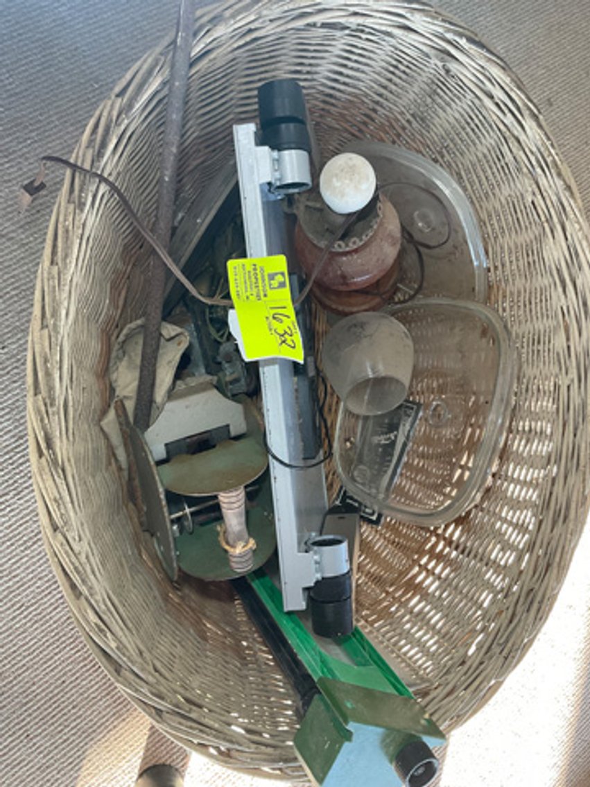 Image for Round 3: Things from the Past Antiques & Collectibles