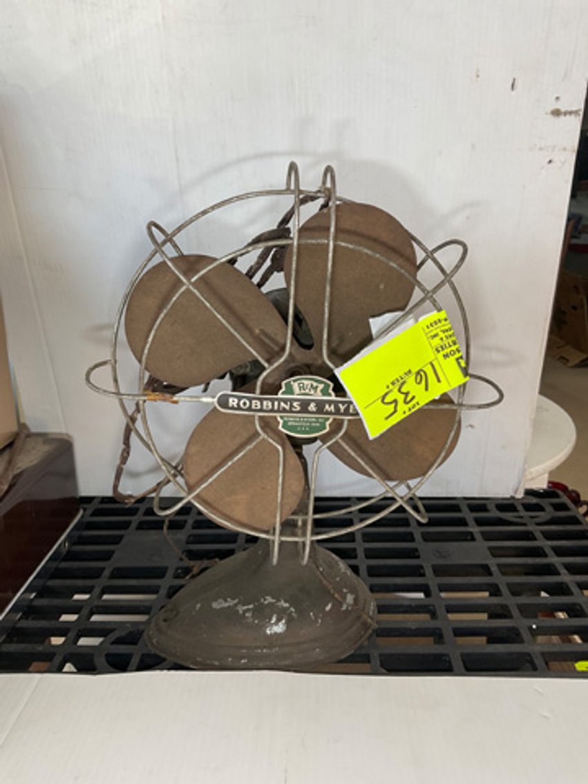 Image for Round 3: Things from the Past Antiques & Collectibles