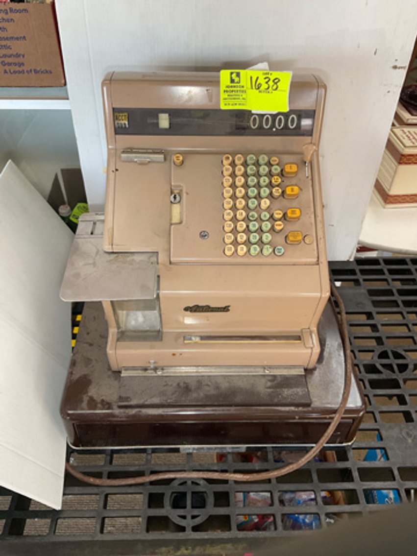 Image for Round 3: Things from the Past Antiques & Collectibles