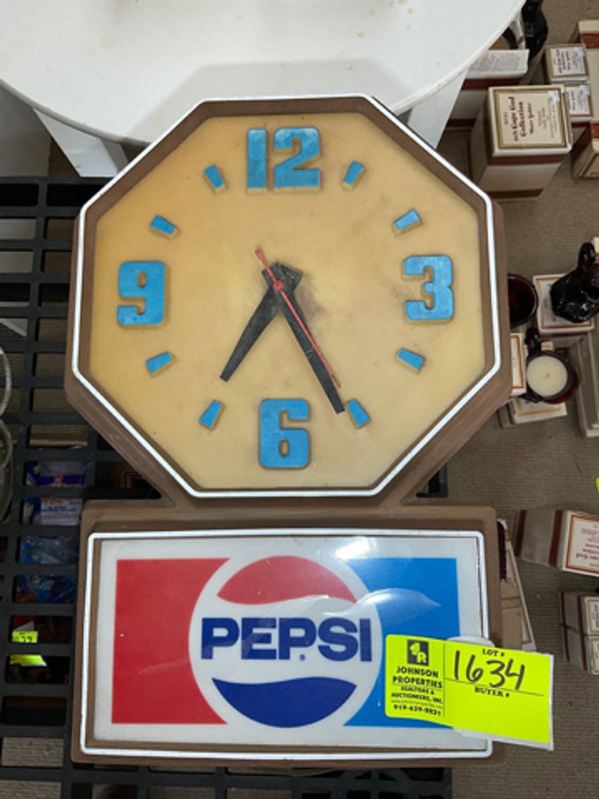 Image for Round 3: Things from the Past Antiques & Collectibles