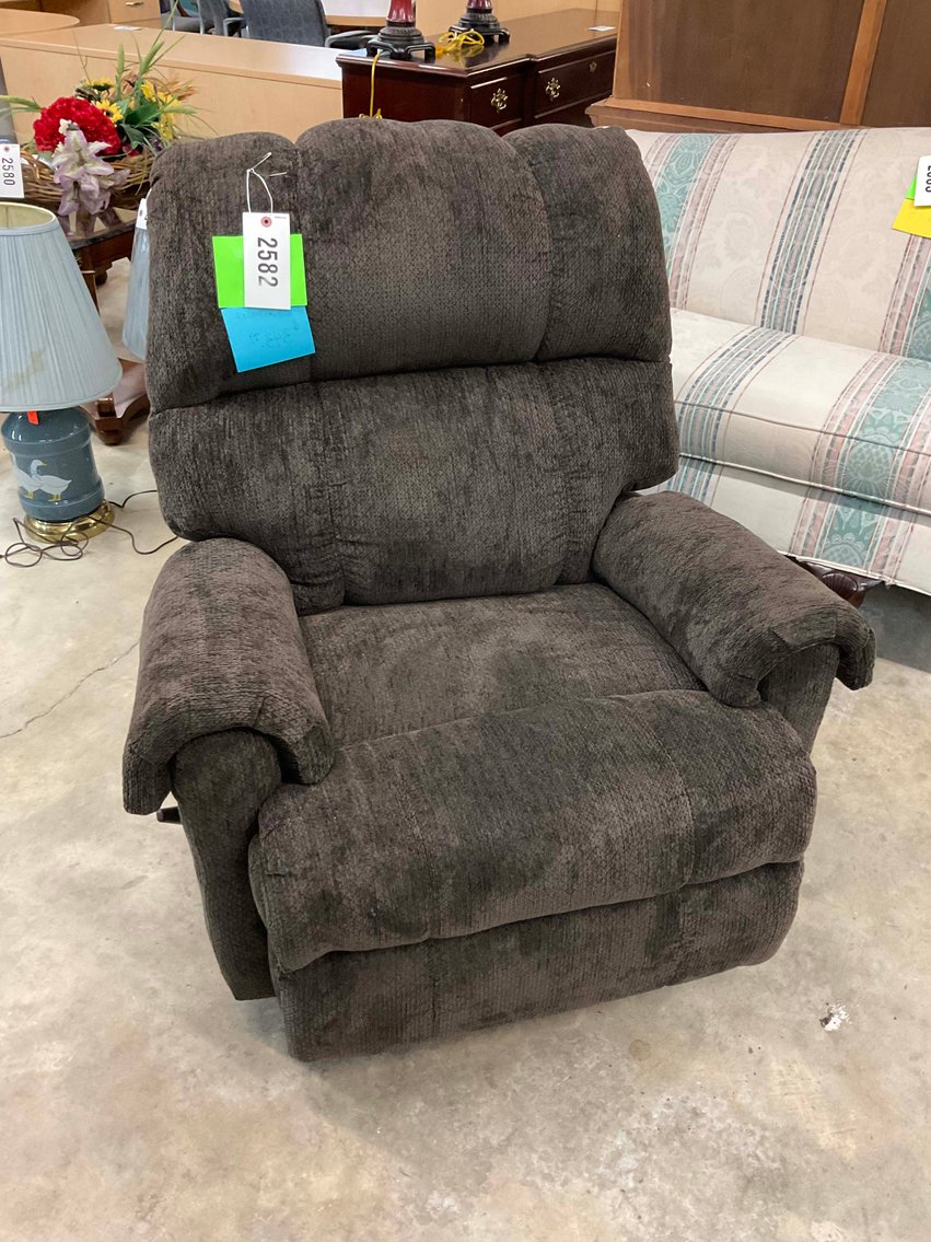 Image for New and Nearly New Thrift Shop Retirement Auction Events - LIVE AUCTION