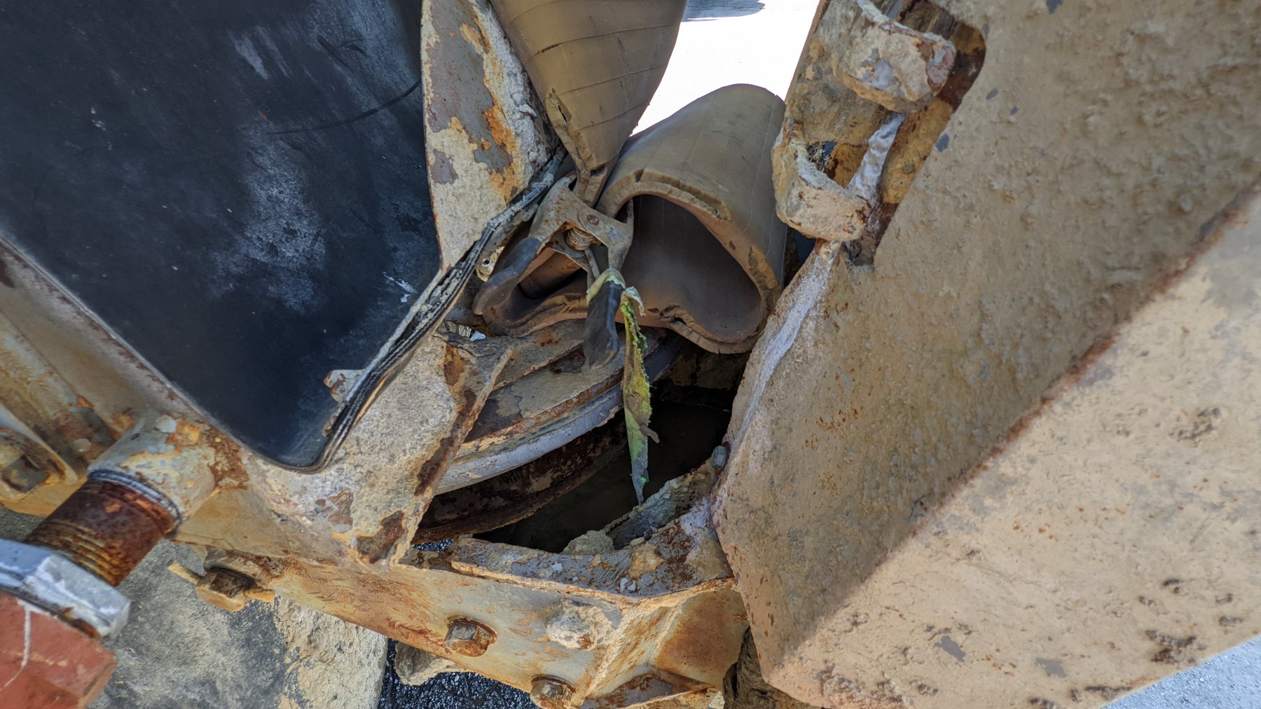 Image for Spartanburg, SC: Volumetric Concrete Mixer on Freightliner Severe Duty Truck in Online Auction