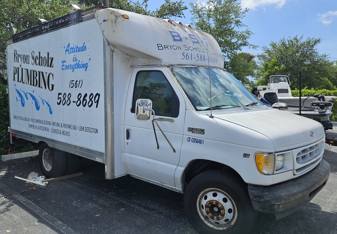 Image for Riviera Beach, FL: Box Van and Enclosed Trailer