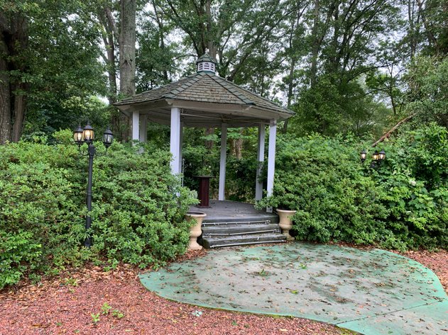 Image for Fayetteville, GA: Complete Decor and Furnishings of Former Wedding and Small Event Facility