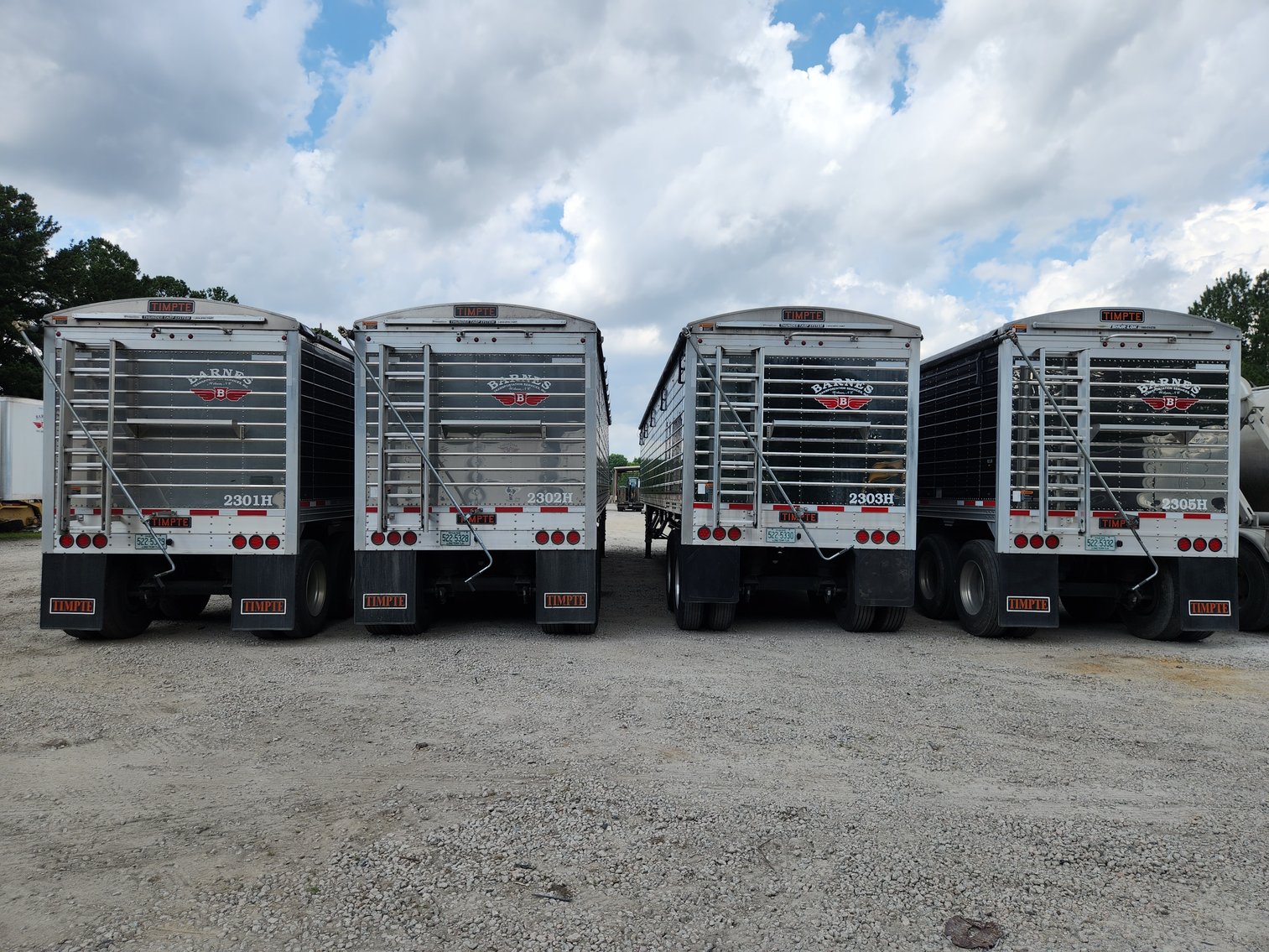 Image for Wilson, NC: Late Model Flatbed Conestoga, Hopper Bottom & End Dump Semi Trailer Auction