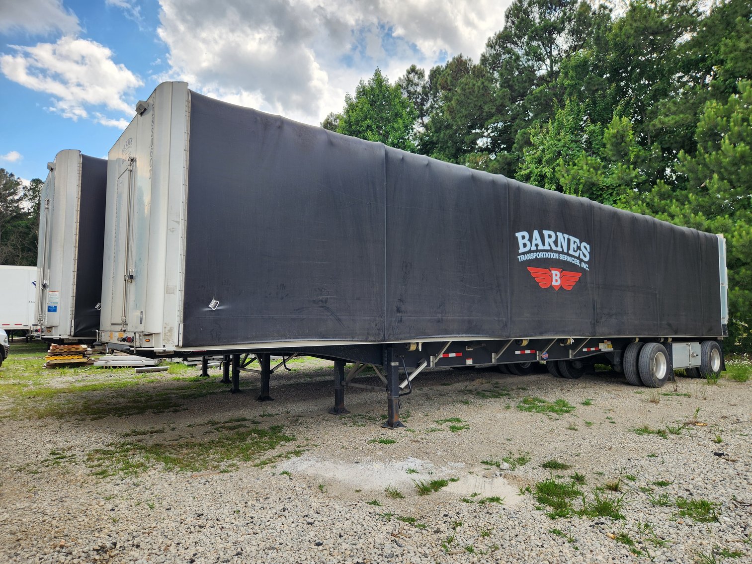 Image for Wilson, NC: Late Model Flatbed Conestoga, Hopper Bottom & End Dump Semi Trailer Auction