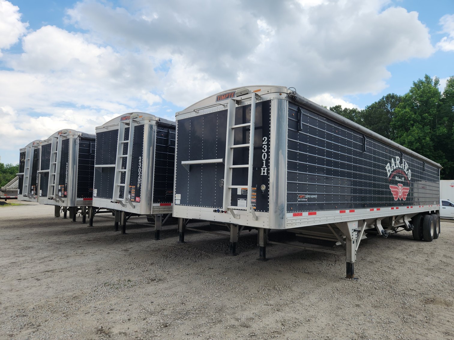 Image for Wilson, NC: Late Model Flatbed Conestoga, Hopper Bottom & End Dump Semi Trailer Auction