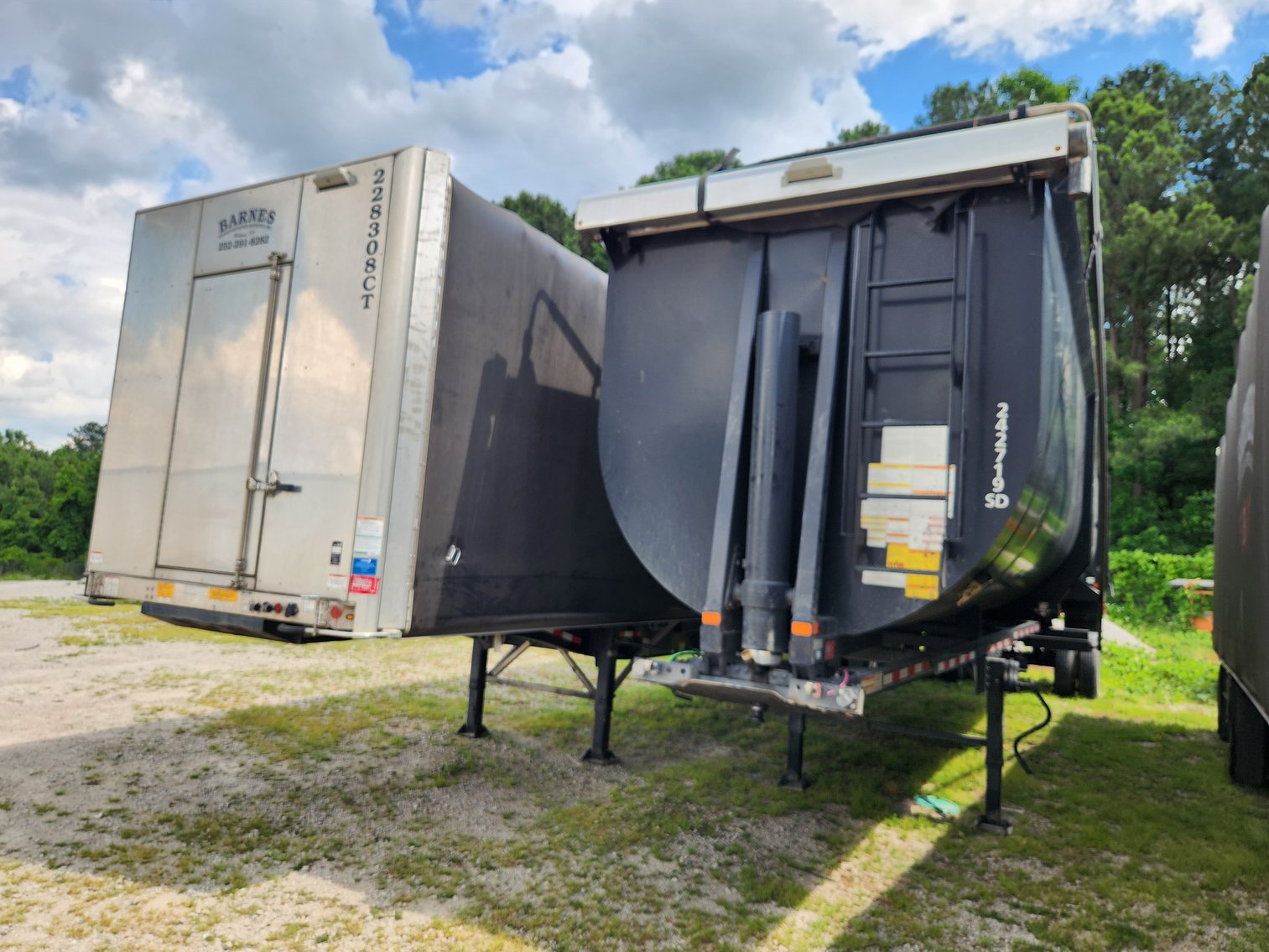 Image for Wilson, NC: Late Model Flatbed Conestoga, Hopper Bottom & End Dump Semi Trailer Auction