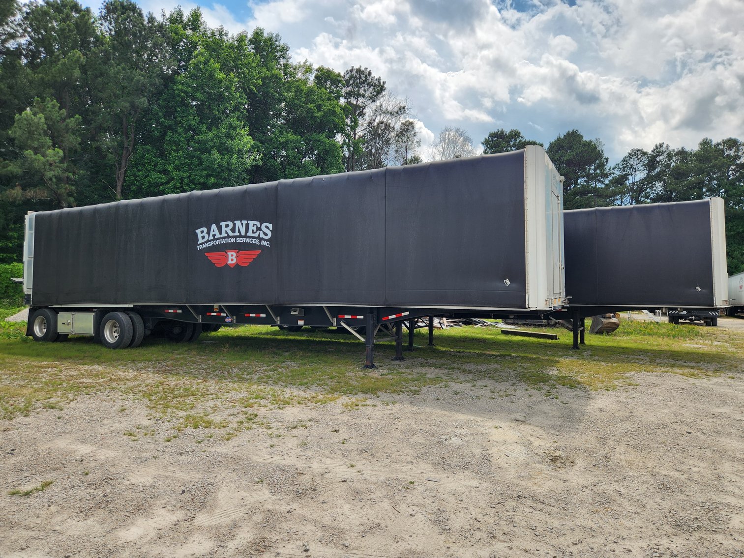 Image for Wilson, NC: Late Model Flatbed Conestoga, Hopper Bottom & End Dump Semi Trailer Auction