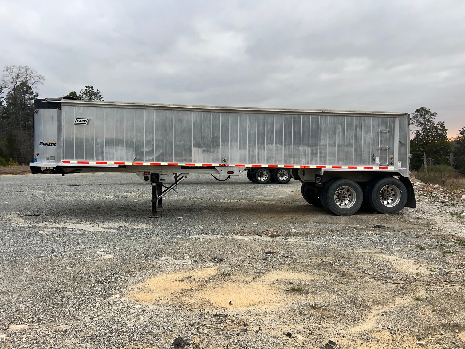 Image for Edgemoor, SC: 2010 & 2014 EAST GENESIS Frameless Aluminum Dump Trailers & 2019 FORD F-550