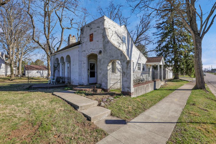 Image for Onsite Live House Auction 1223 W Main St Newark, Ohio 43055 April 18th 2pm