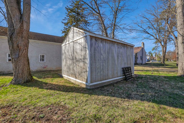 Image for Onsite Live House Auction 1223 W Main St Newark, Ohio 43055 April 18th 2pm