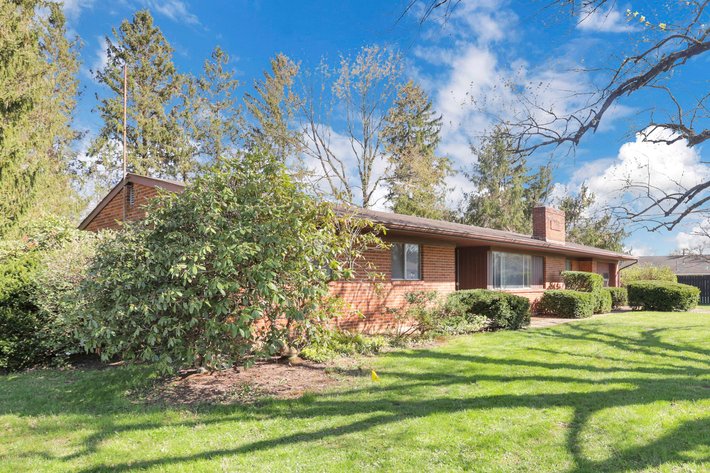 Image for Onsite Live House Auction 912 Welsh View Dr, Newark, OH 43055 May 2nd 2pm