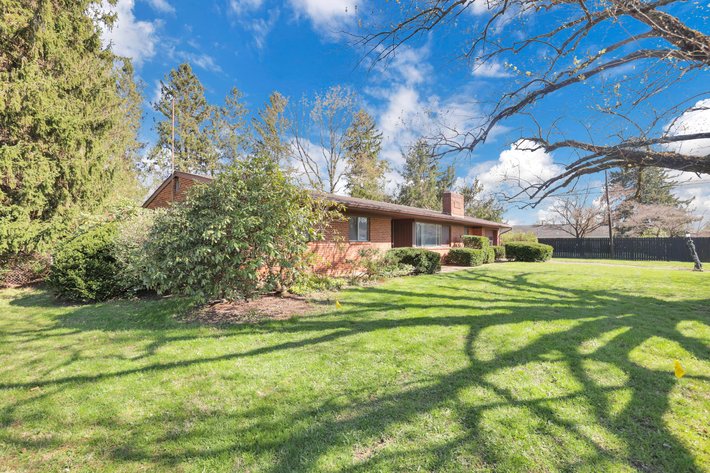 Image for Onsite Live House Auction 912 Welsh View Dr, Newark, OH 43055 May 2nd 2pm