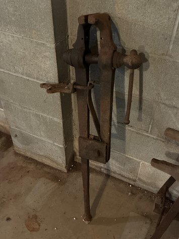 Image for Johnstown, OH - At House Online Auction May 16th