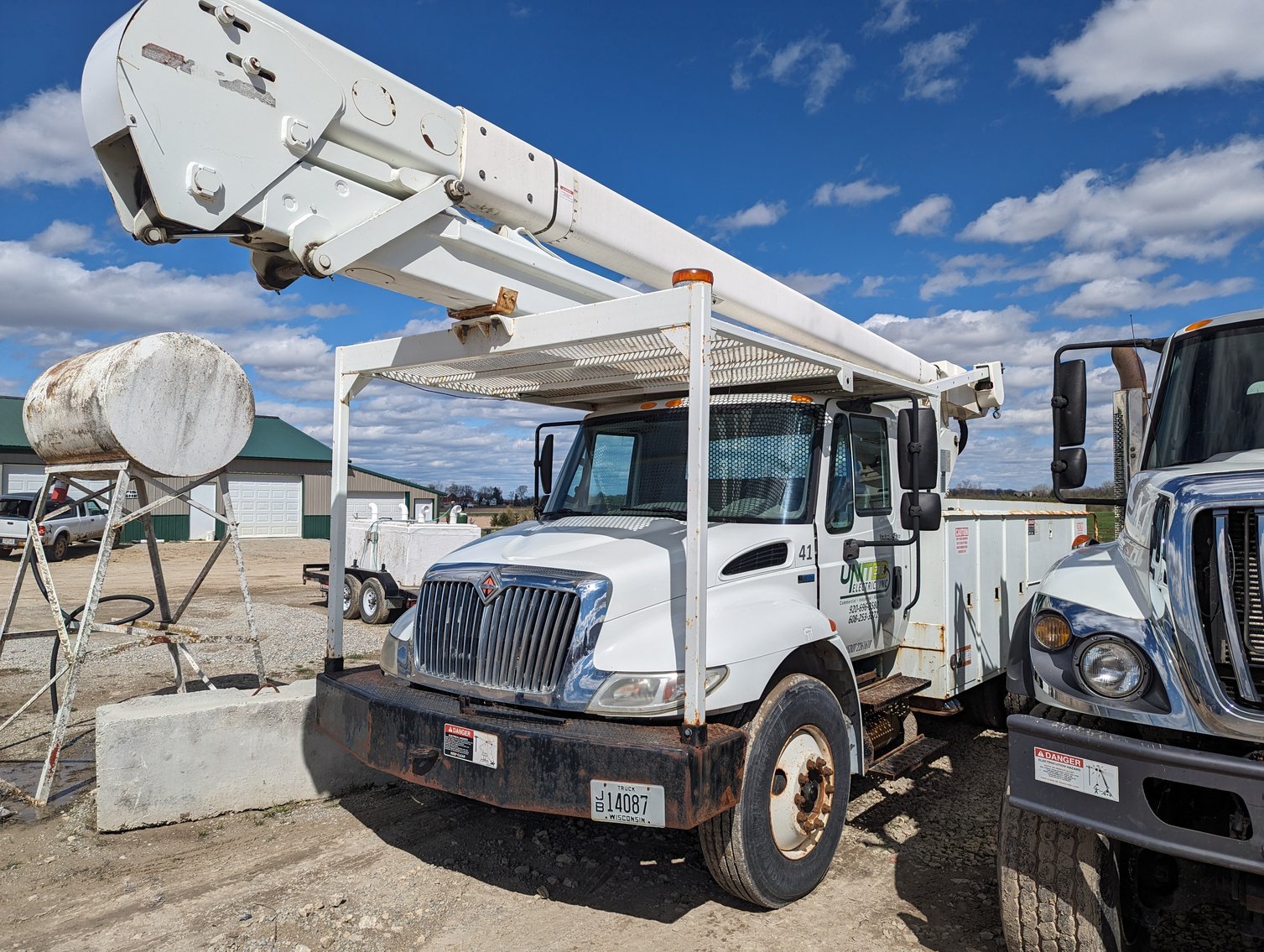 Image for Auction Time: 2012 International 4300 Bucket Truck